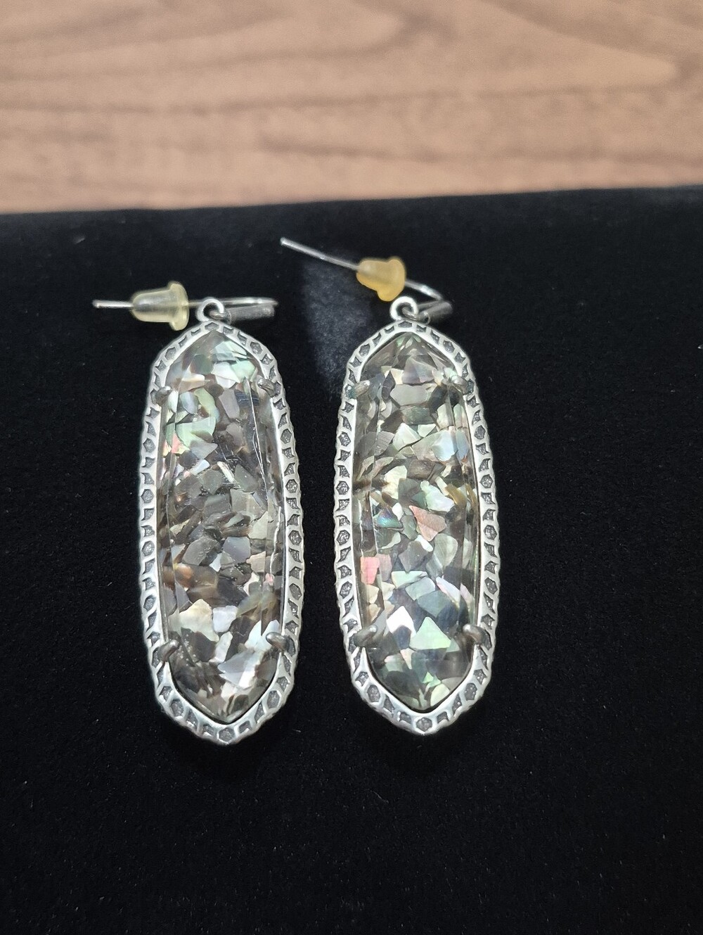 Gorgeous Kendra Scott Crushed Abalone Shell Silver Tone Earrings